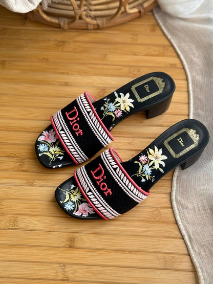 𝐃𝐢𝐨𝐫 Dior
AAA+ Quality
𝗦𝗶𝘇𝗲 𝟯𝟲 𝘁𝗼𝗼 𝟰𝟭
450 dhs✅

Zain303
♥️♥️♥️