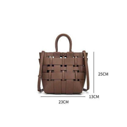 BOTTEGA 
110 dhs✅
Size 23cm🌹🤩

Zain161
♥️♥️♥️