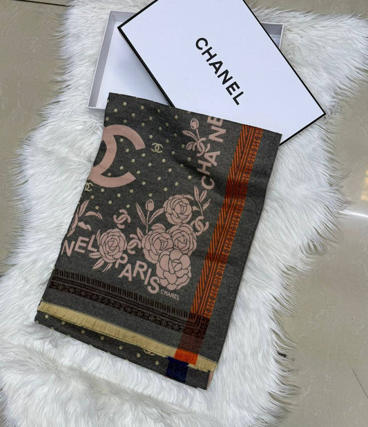 Winter scarf 
45 dhs🪙💚

Zain93