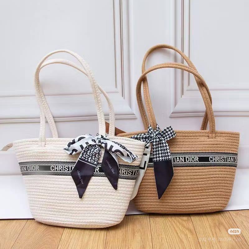 Dior
New
65 dhs👑

Zain07
♥️♥️♥️