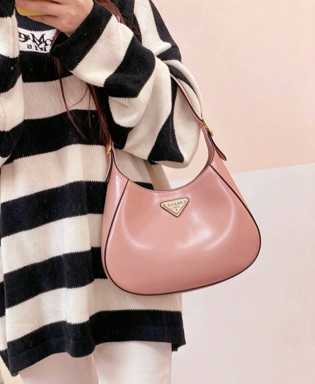 PRADA NEW CAME GOOD QUALITY WITH BOX
75 dhs🇦🇪🇦🇪

Zain295
♥️♥️♥️