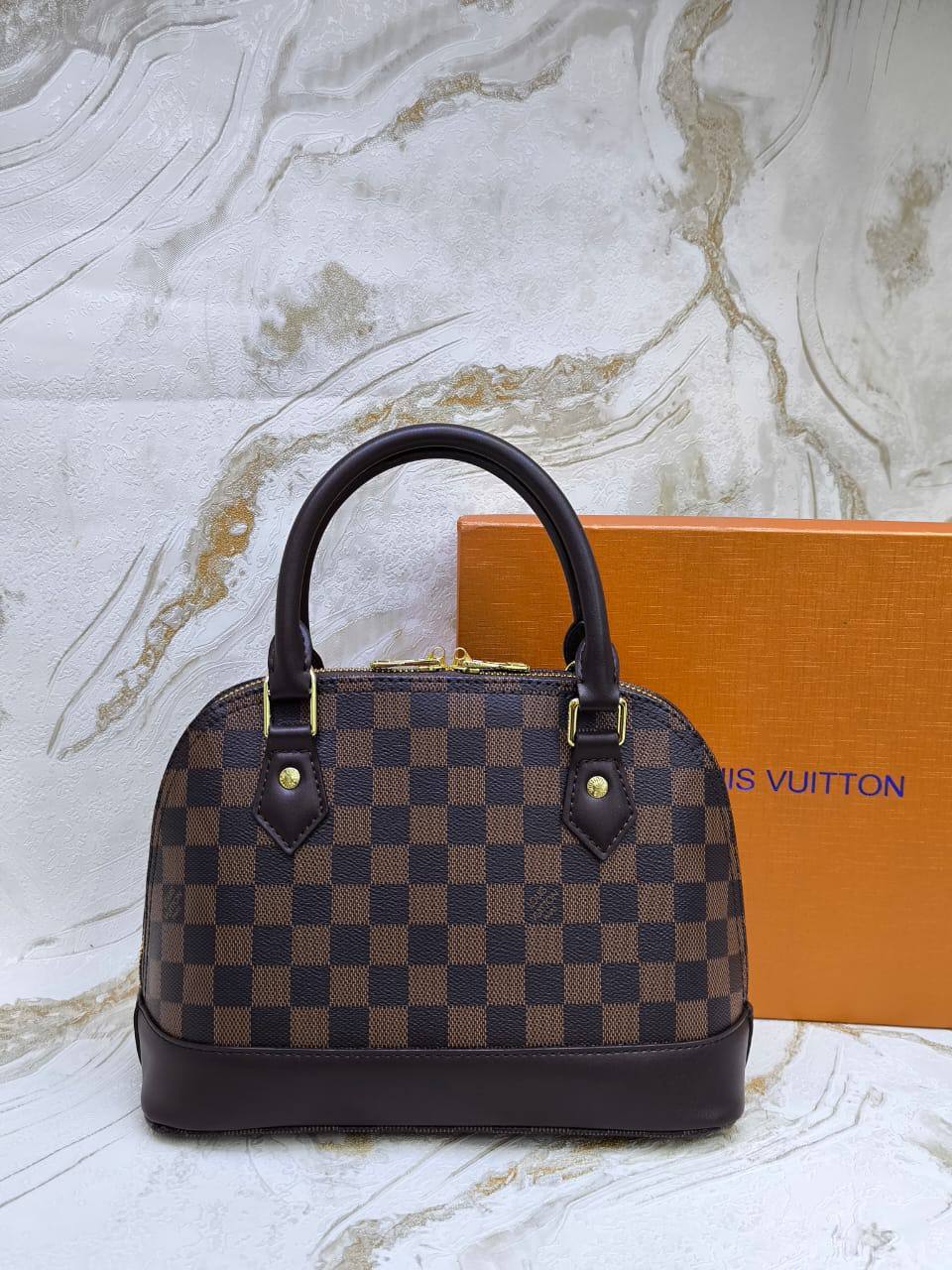 LV
95 dhs✅
with box

Zain203
♥️♥️♥️