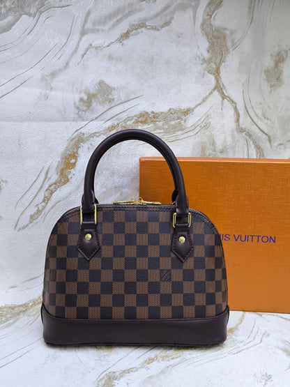 LV
95 dhs✅
with box

Zain203
♥️♥️♥️