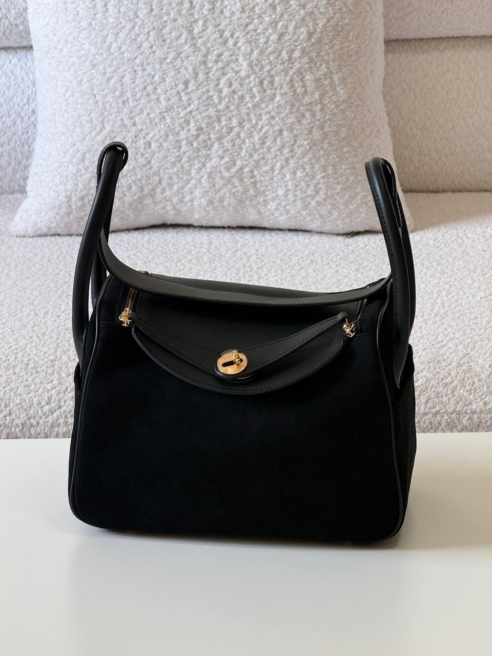 Hermes Lindy velvet 26cm💕master quality😍

with box❤️
🎁🎁🎁

680 dhs🪙🖤🇦🇪

Zain52
♥️♥️♥️