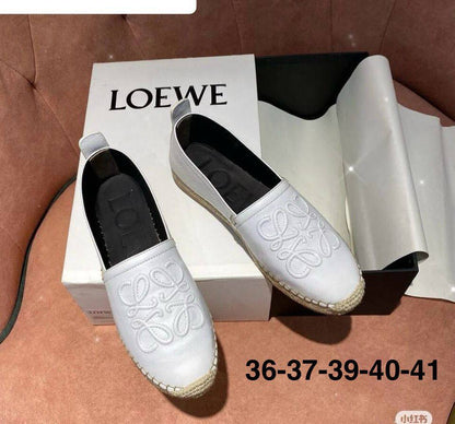 LOEWE SHOES
GOOD QUALITY
85 dhs❣️

Zain40
♥️♥️♥️