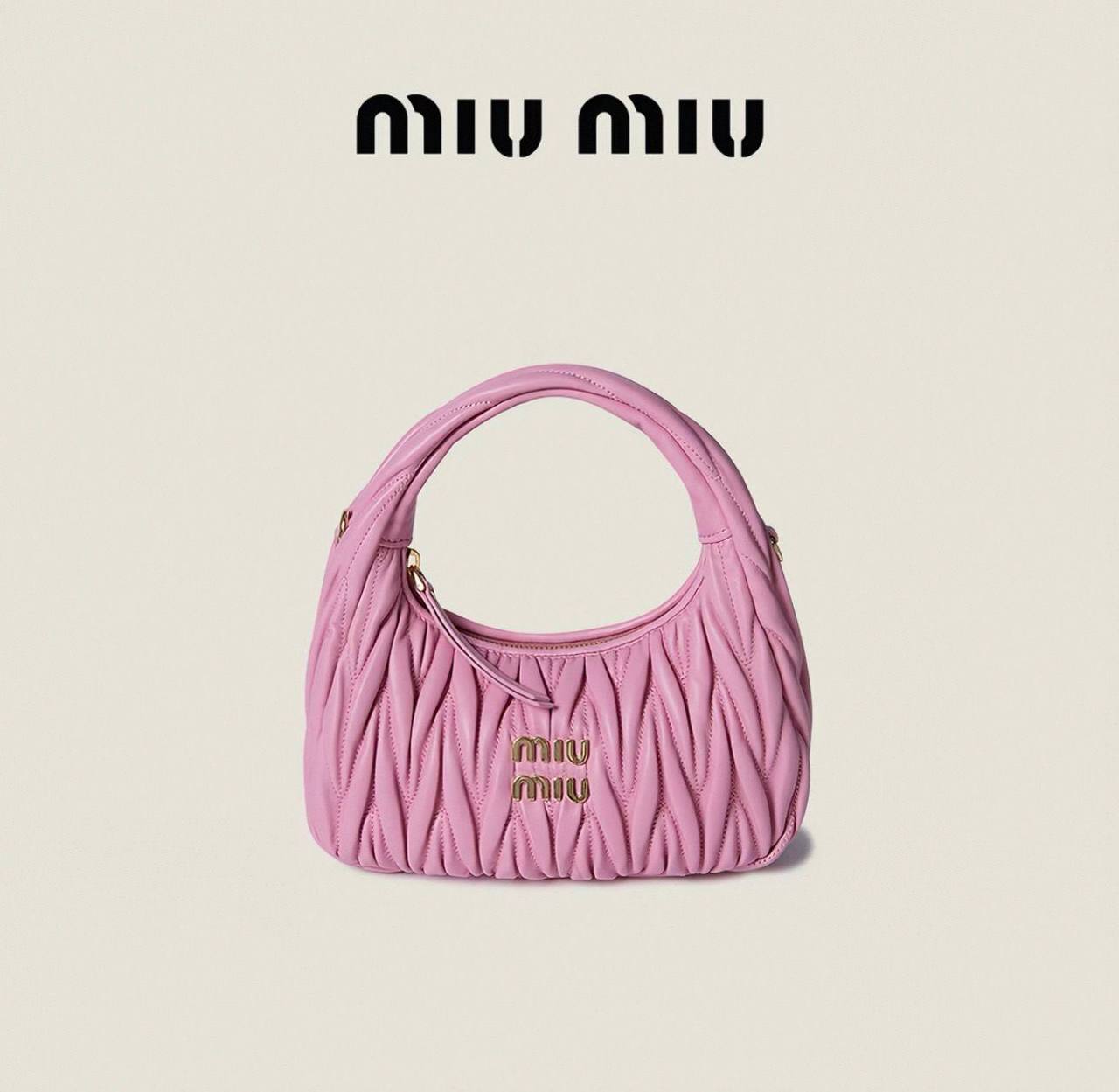 Miu Miu
95 dhs✅
size：20cm
High-quality 

with box
🎁🎁🎁

Zain35
♥️♥️♥️