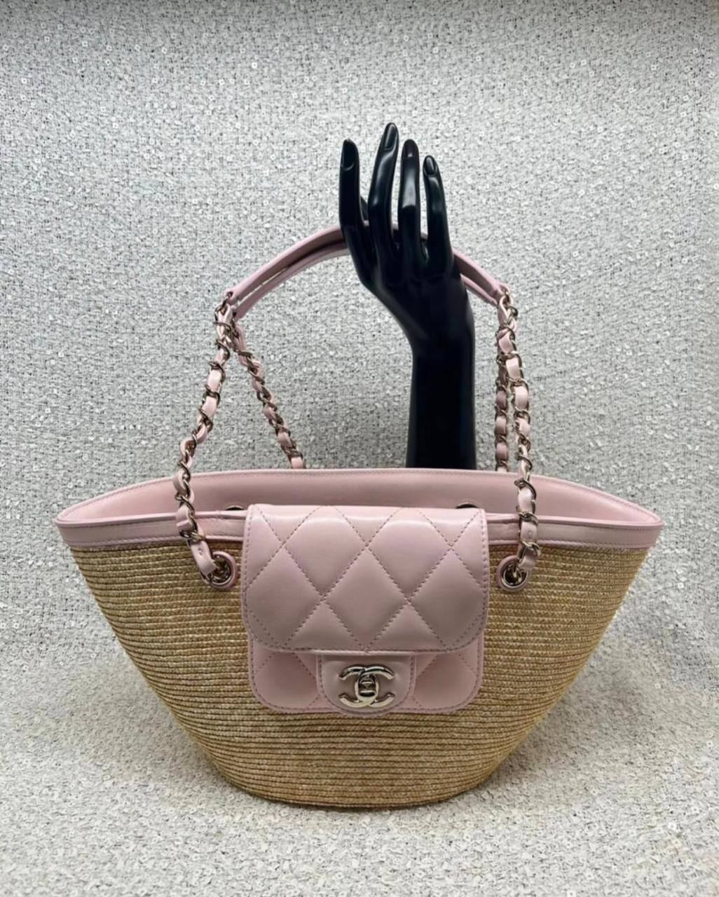 Super master

Lv
Chanel

Zain313

For price contact whatsapp

00971507557372
♥️♥️♥️