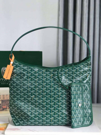 Goyard🙋🏻‍♀️💕
Master🌺🌺
34cm🫶🏼🫶🏼 
240 dhs💓

Zain297
♥️♥️♥️