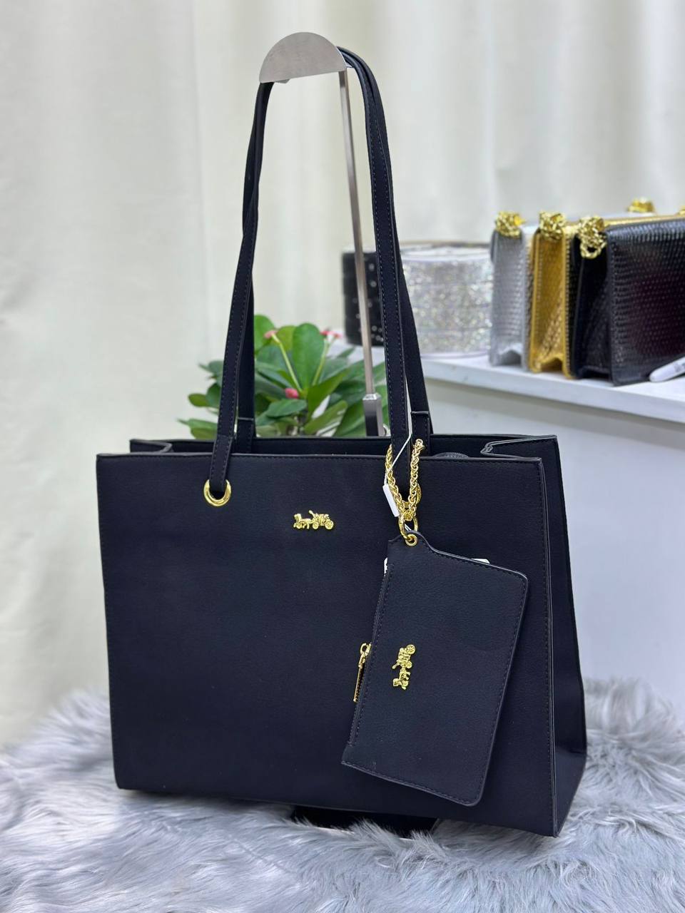 COACH  
SIZE  ……… 37CM 🥰
90 dhs🪙🌨️

Zain244
♥️♥️♥️