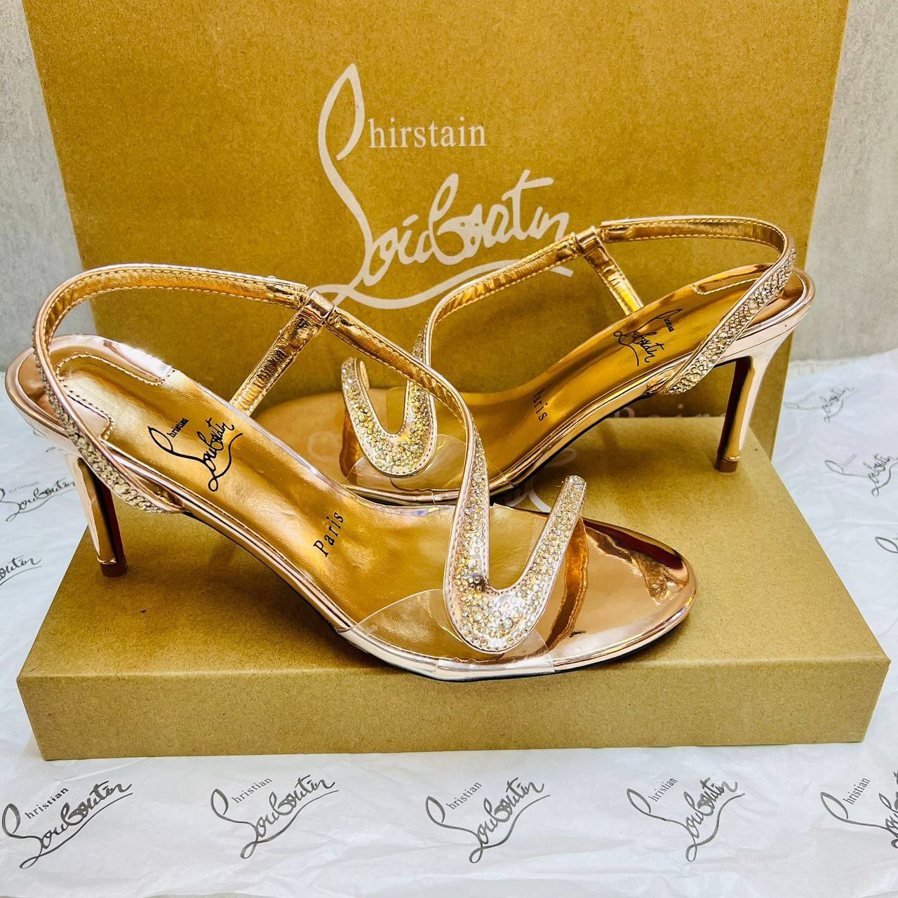 Christian Louboutin 
Size  36-41 
140 dhs💓

Zain88
♥️♥️♥️