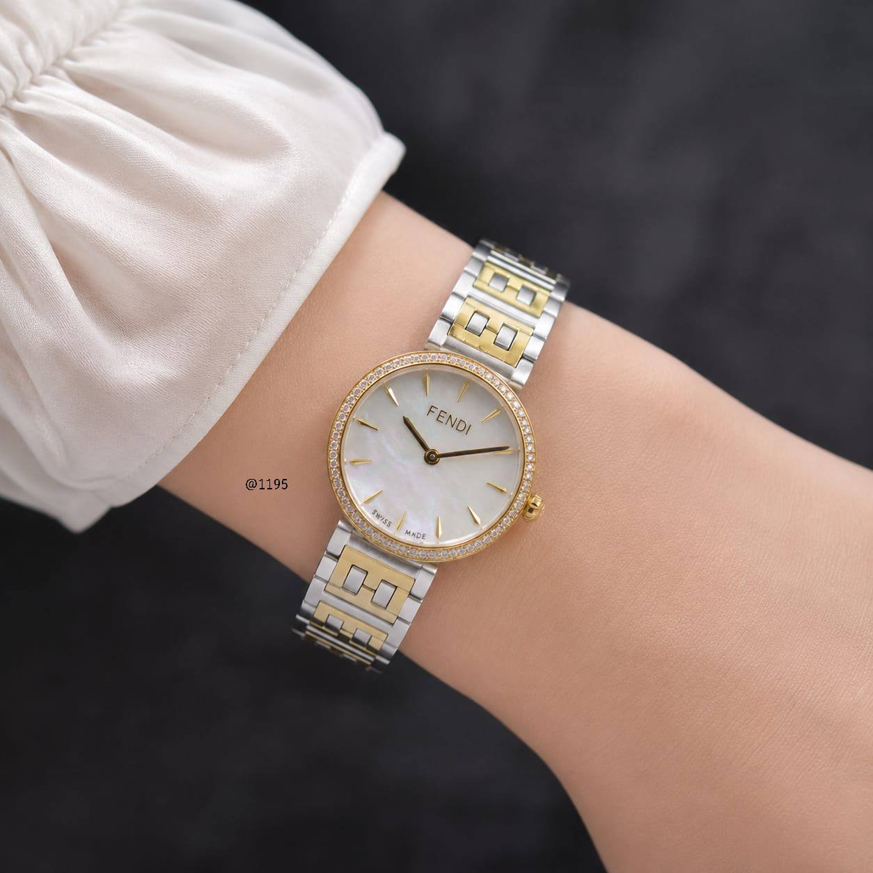 FENDI LADY 31.M 
260 dhs🇦🇪🇦🇪

Zain304
♥️♥️♥️