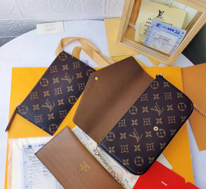 LV
60 dhs🪙🌨️ 

with box
🎁🎁🎁

Zain38
♥️♥️♥️