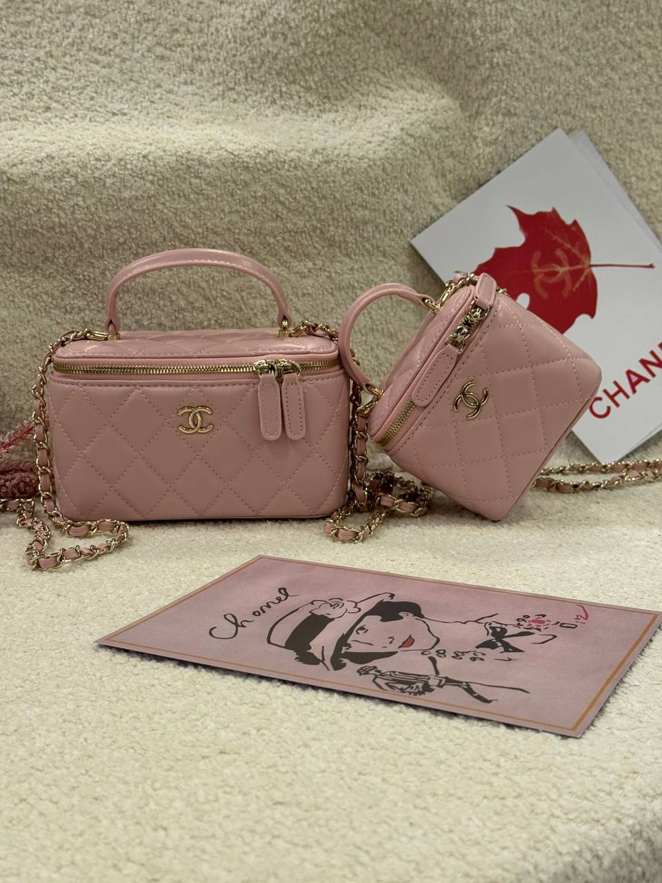 Chanel
Master🌺
    Micro 230 dhs✅
    17Cm 250 dhs✅

With Box 
🎁🎁🎁

Zain131
♥️♥️♥️