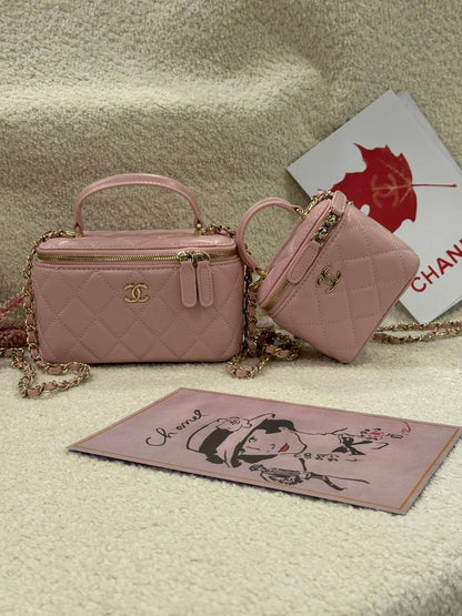 Chanel
Master🌺
    Micro 230 dhs✅
    17Cm 250 dhs✅

With Box 
🎁🎁🎁

Zain131
♥️♥️♥️