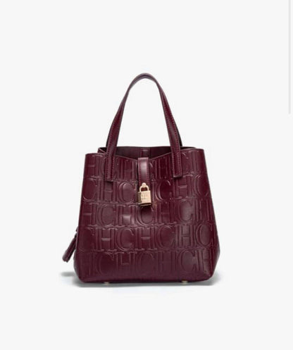 CH
100 dhs✅
size：22cm 
Good-quality 


with box
🎁🎁🎁

Zain35
♥️♥️♥️