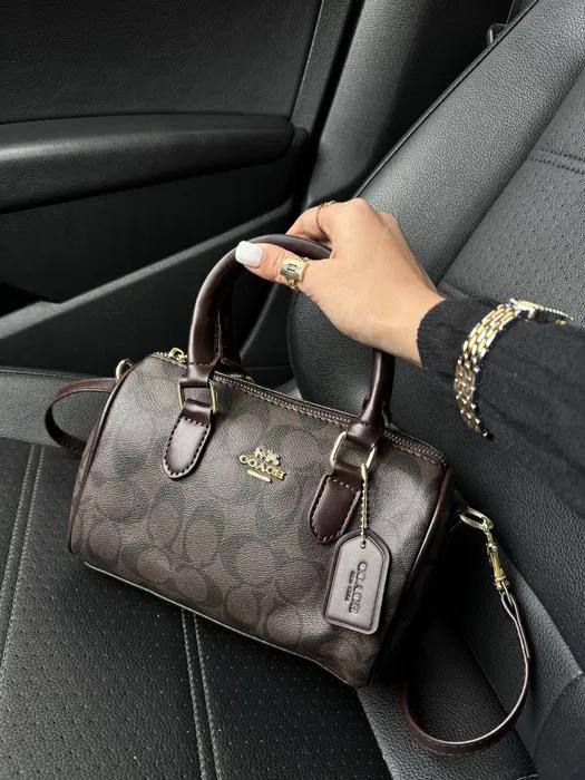 Coach

With box 
🎁🎁🎁

85 dhs🪙💕

Zain136
♥️♥️♥️