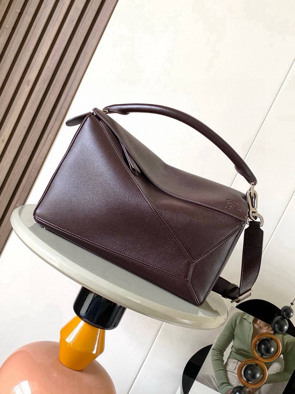 Loewe supper master quality ❤️
new collection ❤️
Available ✨💕
With full packing 📦
For Price 👇 WhatsApp✅
0568585901 
0507557372
0552275751 Owner Zain 👌

Zain251
♥️♥️♥️