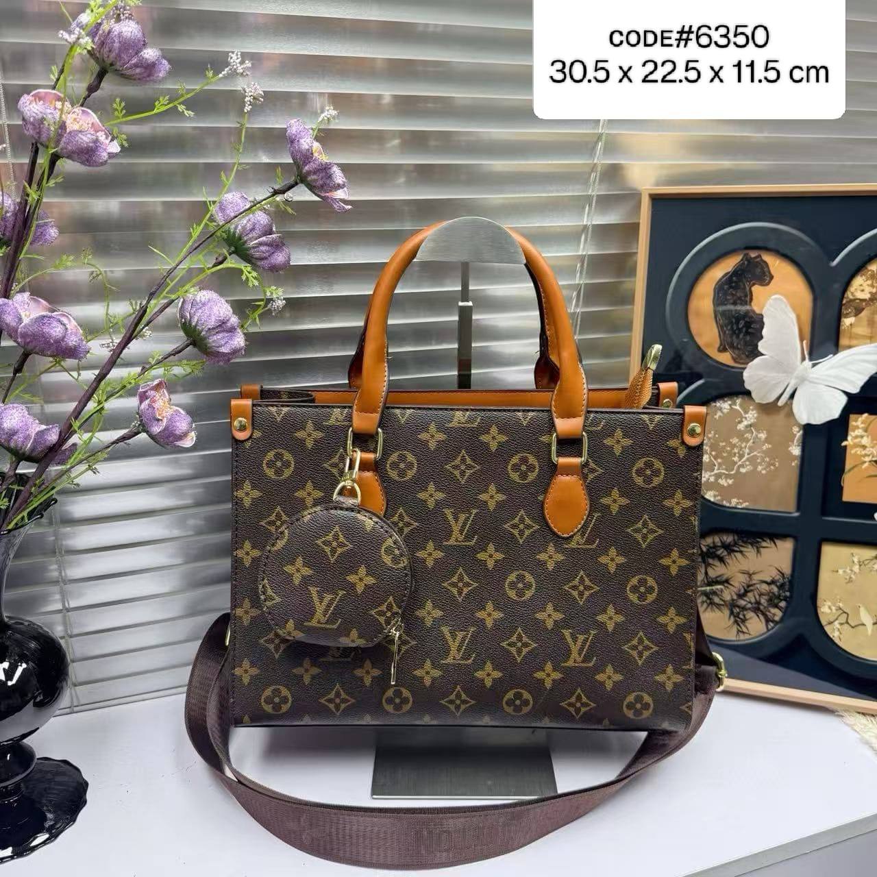 LV OTG
ᴏɴ ᴛʜᴇ ɢᴏ  ᴡɪᴛʜ ᴘᴜʀsᴇ
ʜᴀs ᴀ ʟᴏɴɢ ᴛʀɪᴍ ʙᴇʟᴛ sᴛʀᴀᴘ
ɢᴏʟᴅ ʜᴀʀᴅᴡᴀʀᴇ
sɪᴢᴇ: 30.5 cm

75 dhs✅

Zain31
♥️♥️♥️