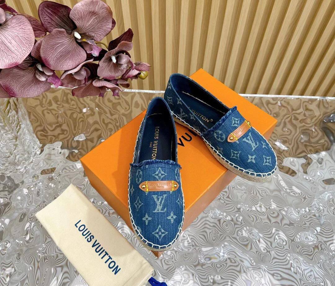 NEW CAME 
LV SHOES 
115 dhs🪙🌨️
Size 36 TO 41 

Zain40
♥️♥️♥️