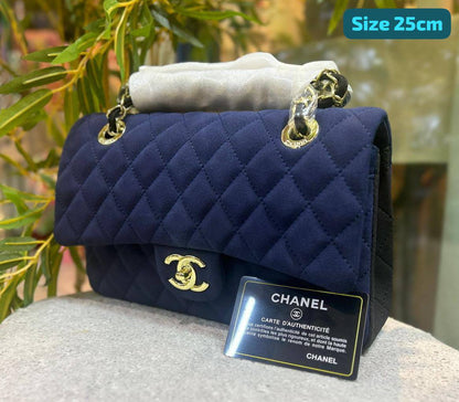 Chanel

Best quality

With box’s
🎁🎁🎁

115 dhs✅
size 25cm

Zain158
♥️♥️♥️