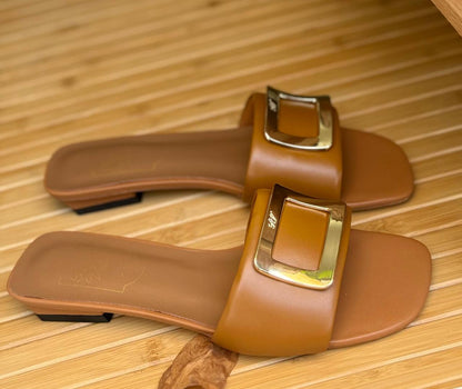 Roger Vivier
AAA Quality
𝗦𝗶𝘇𝗲 𝟯𝟲 𝘁𝗼 𝟰𝟭 
400 dhs💓

Zain303
♥️♥️♥️