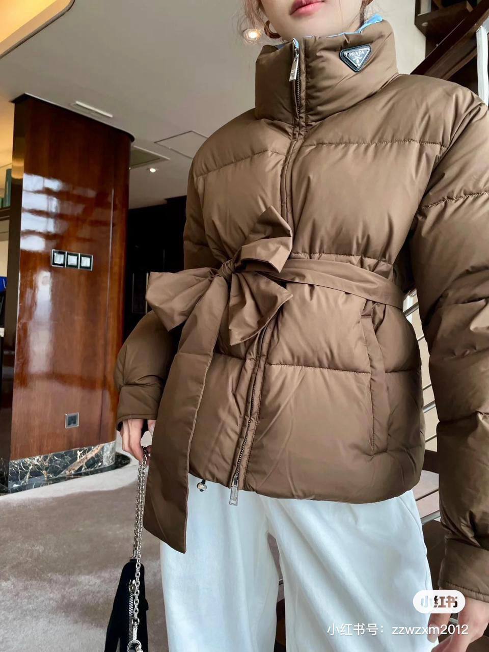 *New collections 💕💕   
350 dhs🪙🌨️
*good  quality  
*Sizes:S M L xl* 
*AVAILABL winter jacket

Zain231
♥️♥️♥️