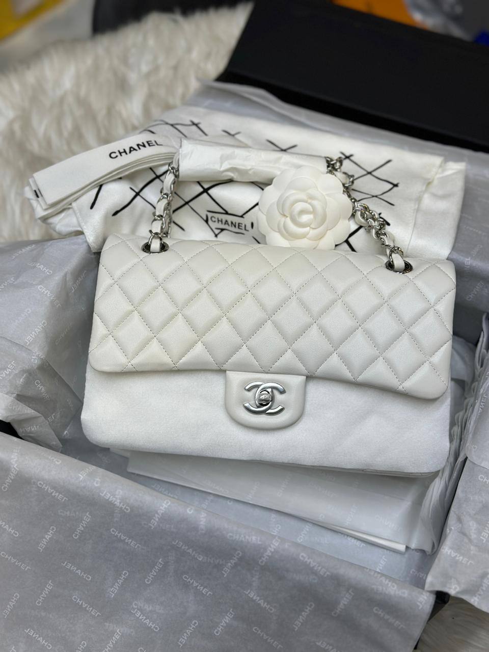 Chanel Classic Double Flap bag in VIP Chenal double flap

25.5 CM with silver-tone hardware

For Price 👇 WhatsApp✅
0568585901 
0507557372
0552275751 Owner Zain 👌

Zain71
♥️♥️♥️
