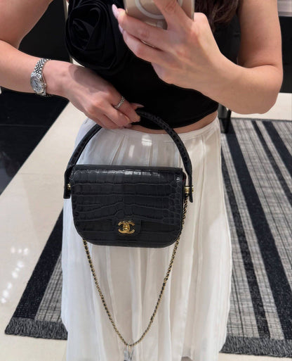 CHANEL 

NEW CAME 

HIGH QUALITY 

WITH BOX 
120 dhs🇦🇪🇦🇪

Zain39
Zain295
Zain17
♥️♥️♥️