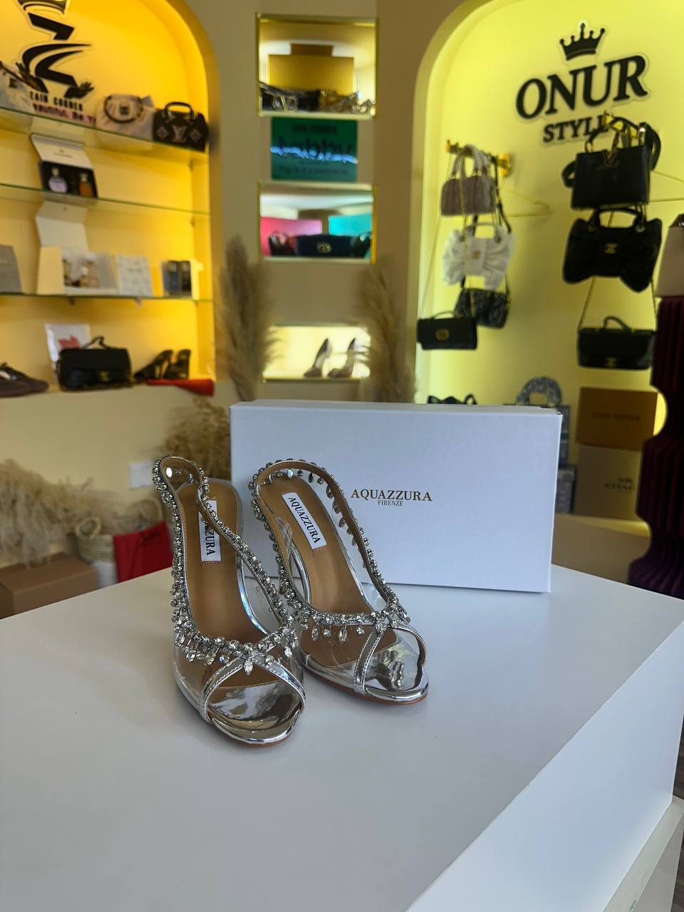 Aquazzura

130 dhs
36-41

Zain80
♥️♥️♥️