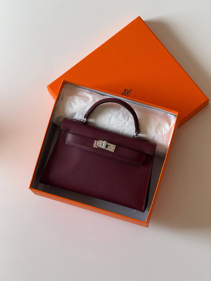 Hermes minikelly 19cm💕master quality😍

with box❤️
🎁🎁🎁

340 dhs🪙🌨️

Zain52
♥️♥️♥️