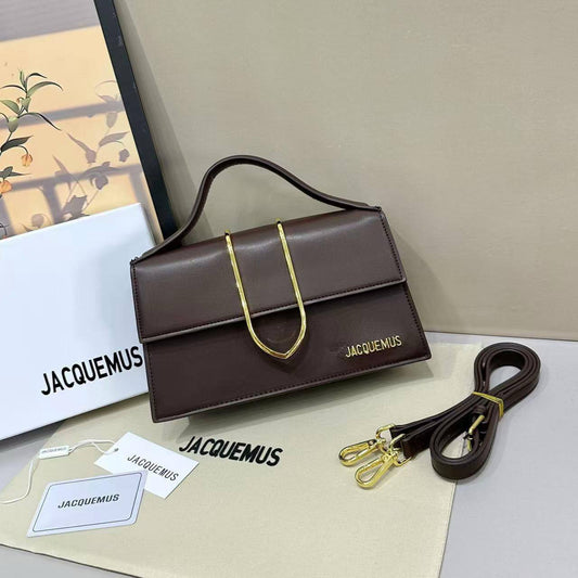 JACQUEMUS 
GOOD QUALITY 💫
100 dhs✅
WITH BOX 📦

Zain28
♥️♥️♥️