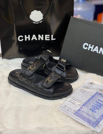 CHANEL
New Coming🔥
Size:36 to 41
110 dhs🪙🖤

Zain241
♥️♥️♥️