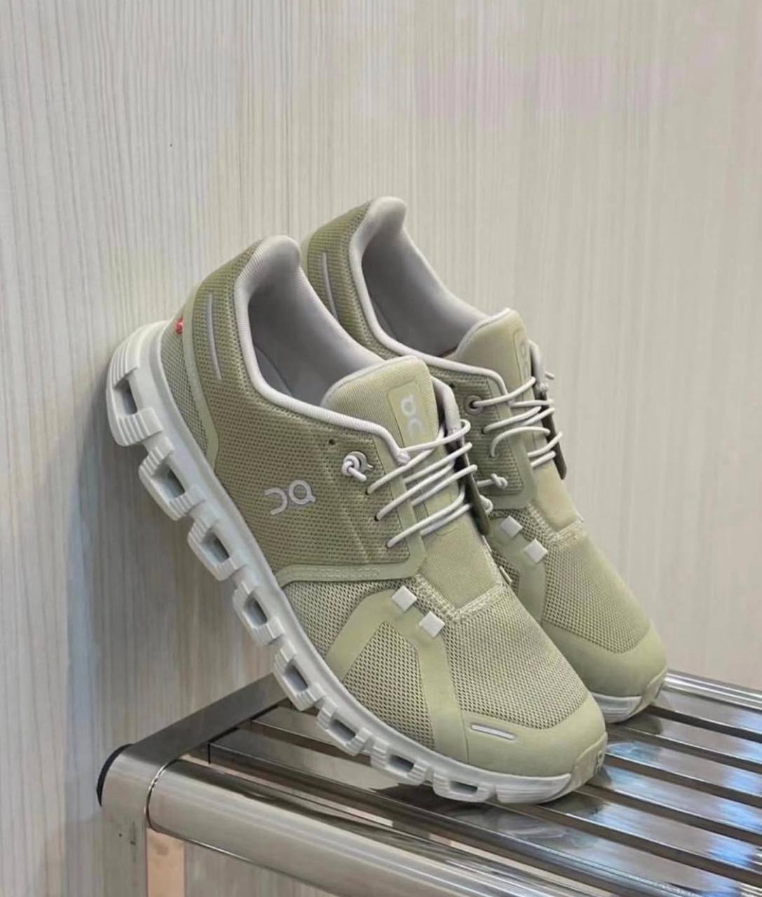 On Running Cloud 6 Caper Ice ，Size 36-45 ，
230 dhs✅

Zain18
♥️♥️♥️