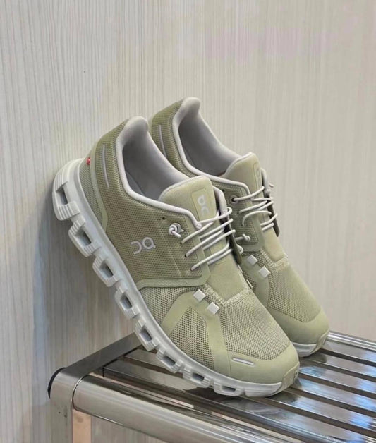 On Running Cloud 6 Caper Ice ，Size 36-45 ，
230 dhs✅

Zain18
♥️♥️♥️