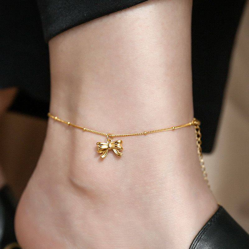 New arrival stainless steel with 18k gold plated anklets 
20 dhs🗽

Zain243
♥️♥️♥️