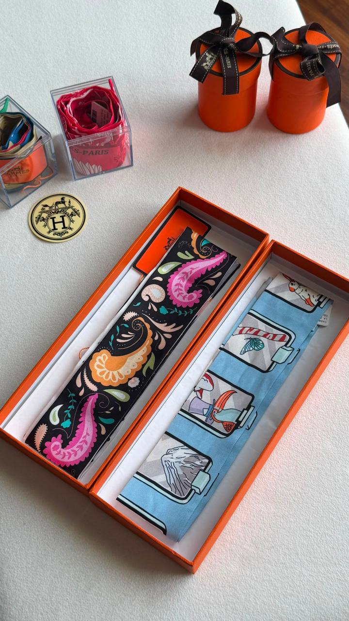 Hermes 
*Twilly Scarf* 
*With orginal packing*  🎁
250 dhs🇦🇪🇦🇪
*VIP QUALITY*

Zain280
♥️♥️♥️