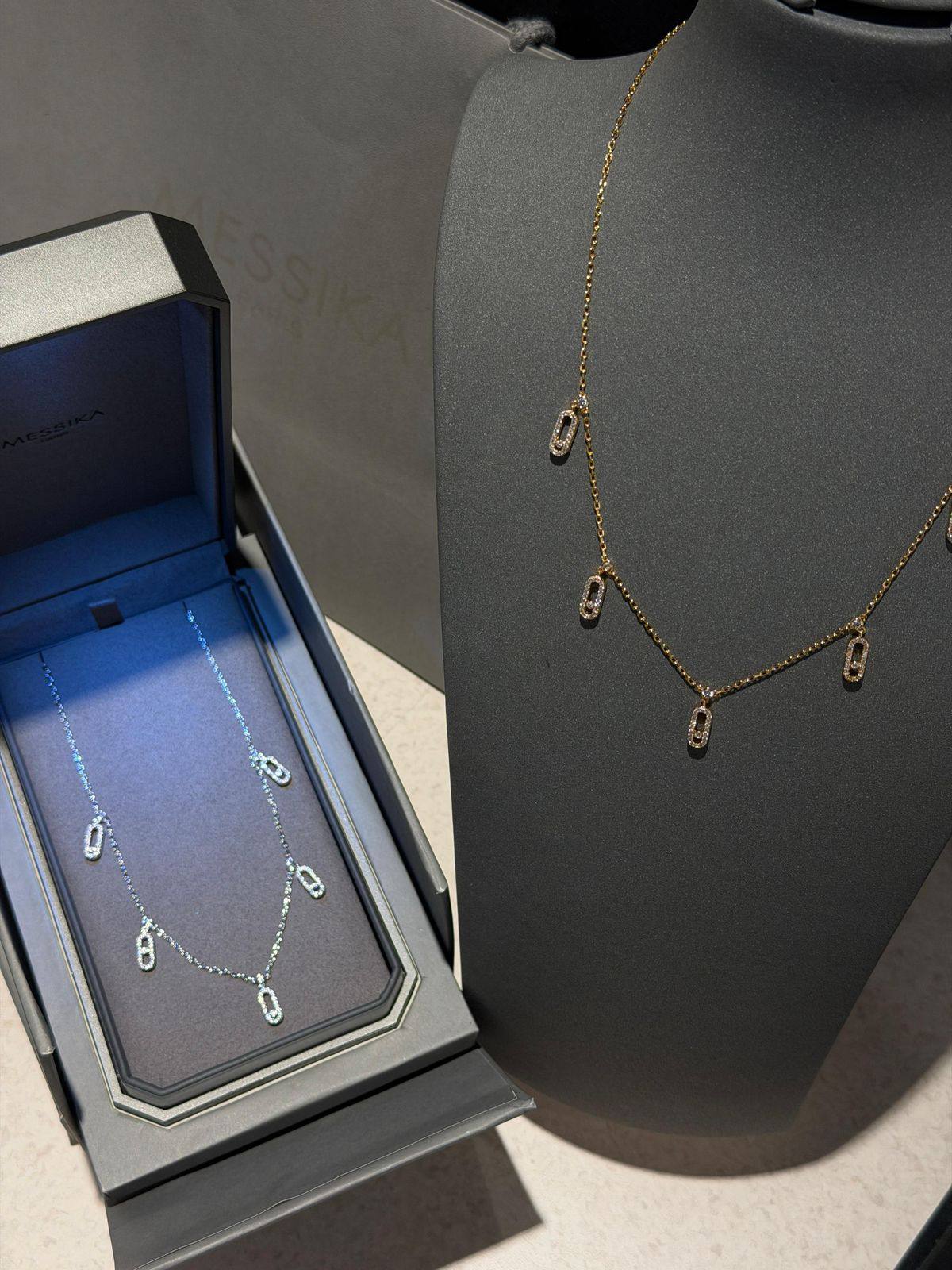 MESSIKA 🩶
* ⁠↗️ *Super Master Quality ®️*⬆️
* MOVE UNO PAVÉ DROP PENDANT CHOKER

95 dhs🪙🌨️*  with *Normal* Box & Bag
*230 dhs🪙🌨️* with *Original* Packaging 🎁

Zain106
♥️♥️♥️