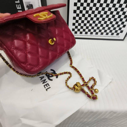 Chanel
21*14*10 cm
With box 
🎁🎁🎁

70 dhs🪙💕

Zain17
♥️♥️♥️