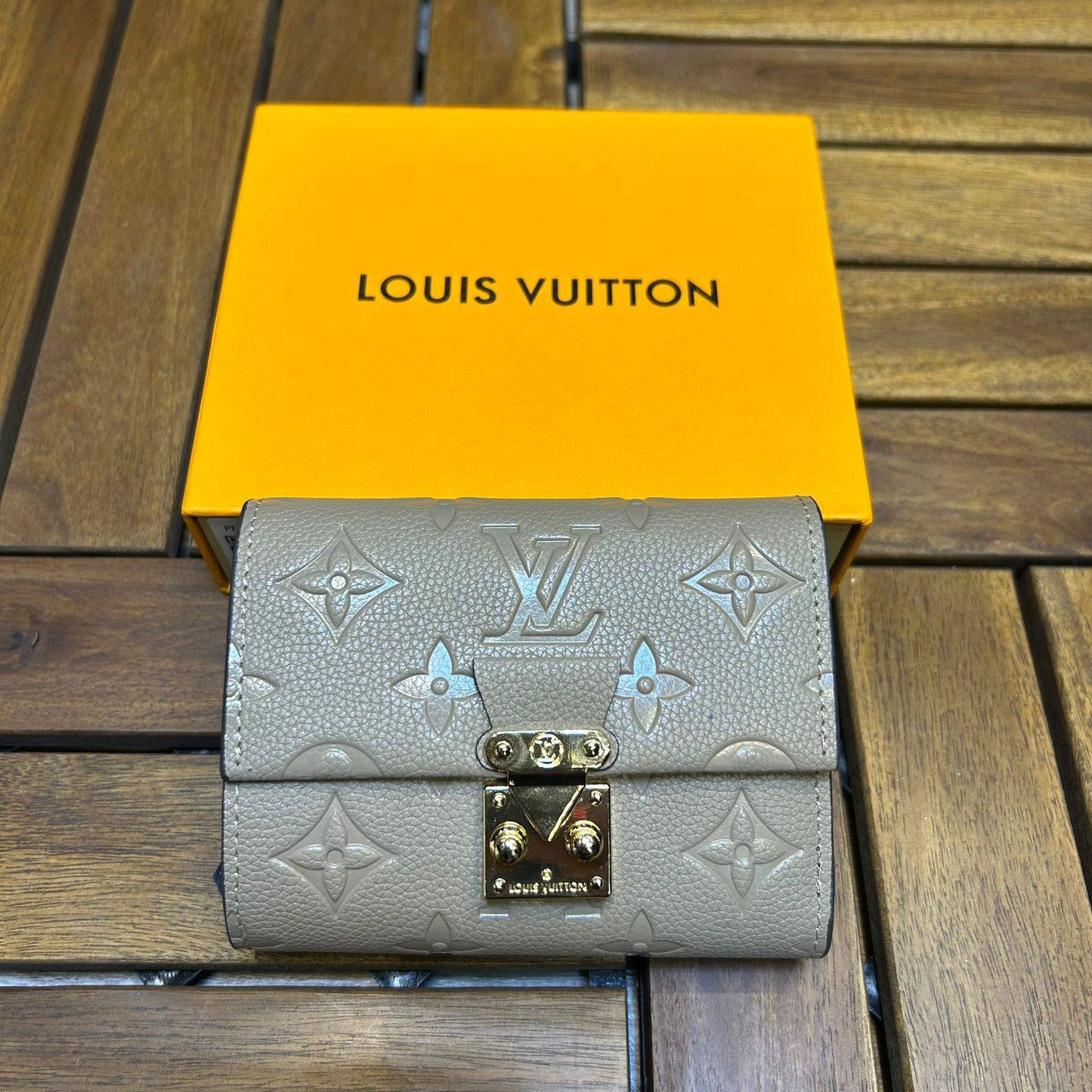 LV
Cardholder

*MASTER QUALITY*

140 dhs🪙🌨️

Zain202
♥️♥️♥️