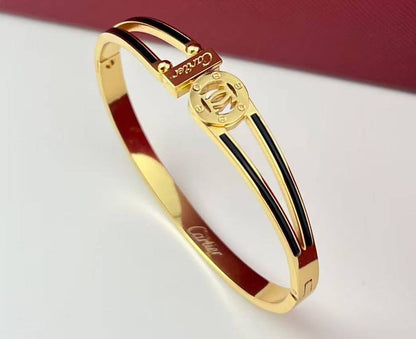 Bangle 🌊*
Stainless steel 💯
Non tarnish 💥
With black boxes 🗃️ 
20 dhs🪙🌨️
With normal boxes 📦 
And paper bag 🛍️
30 dhs🪙🌨️

Zain216
♥️♥️♥️