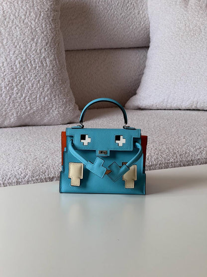 Hermes
kelly doplex 22cm💥Master quality ✅

with box📦
🎁🎁🎁

380 dhs❣️

Zain52
♥️♥️♥️