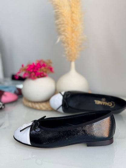 Chanel 
Vip quality 
Size:36 to 41 
450 dhs🇦🇪🇦🇪

Zain113
♥️♥️♥️