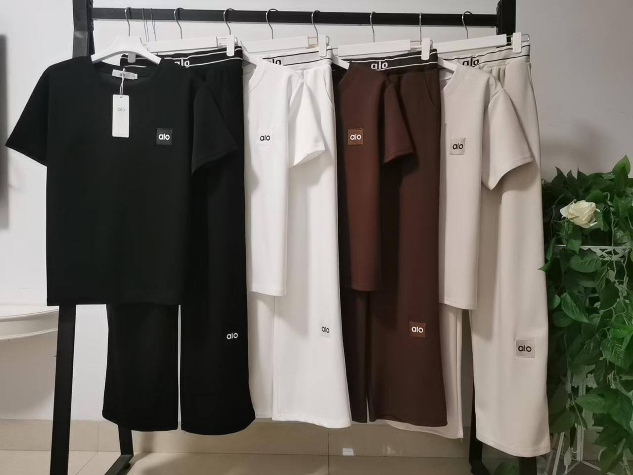 New Set
Size Have M-L-XL-XXL 

105 dhs🇦🇪
♥️♥️♥️