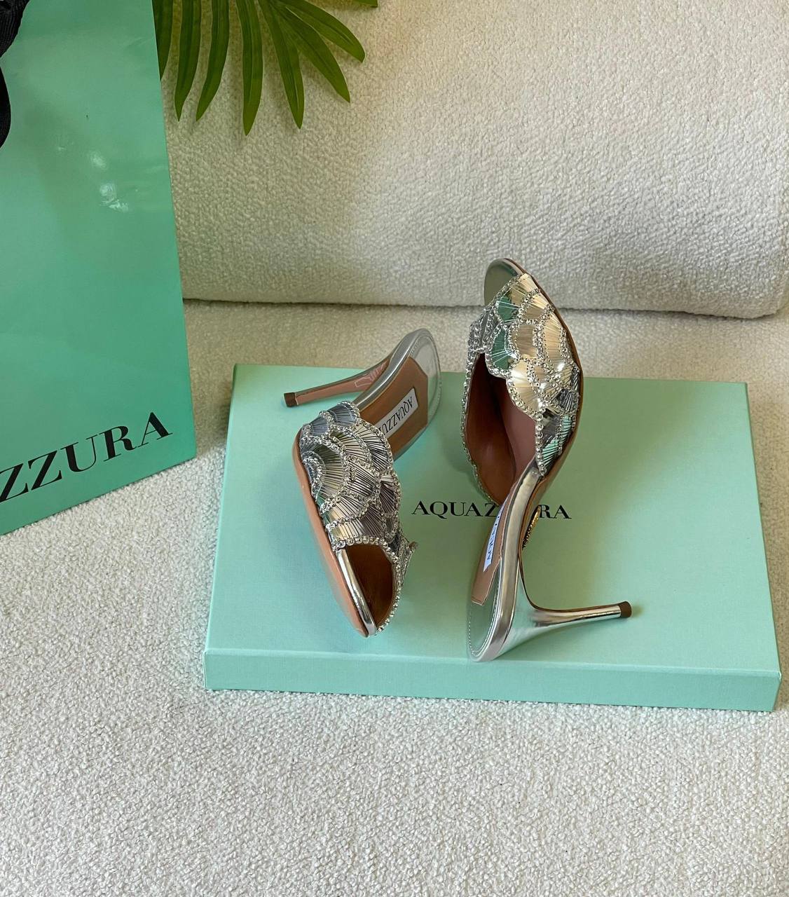 AQUAZZURA
SuperMaster Quality 💯
Size: 36-41💥
600 dhs🪙🖤

Zain171
♥️♥️♥️