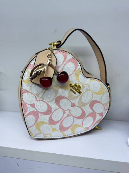 Coach Bags
70 dhs✅

Zain232
♥️♥️♥️