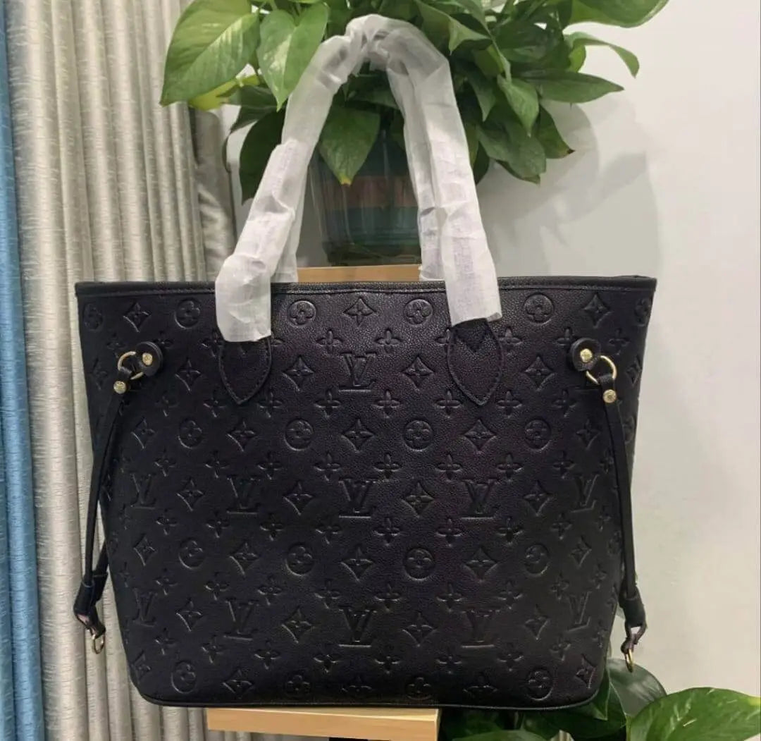 Valentino - JW PEI - BOTTEGA - D&G - PRADA - PATEK - Chanel - Fendi - Dior - MK - Loro Piana - LV - Aquazzura - Jimmy Choo - Christian Louboutin - Van Cleef - APM - Rolex - Cartier - Hermes - Gucci - Polene - ALO - Coach - Loewe - Adidas - Nike - YSL - QC