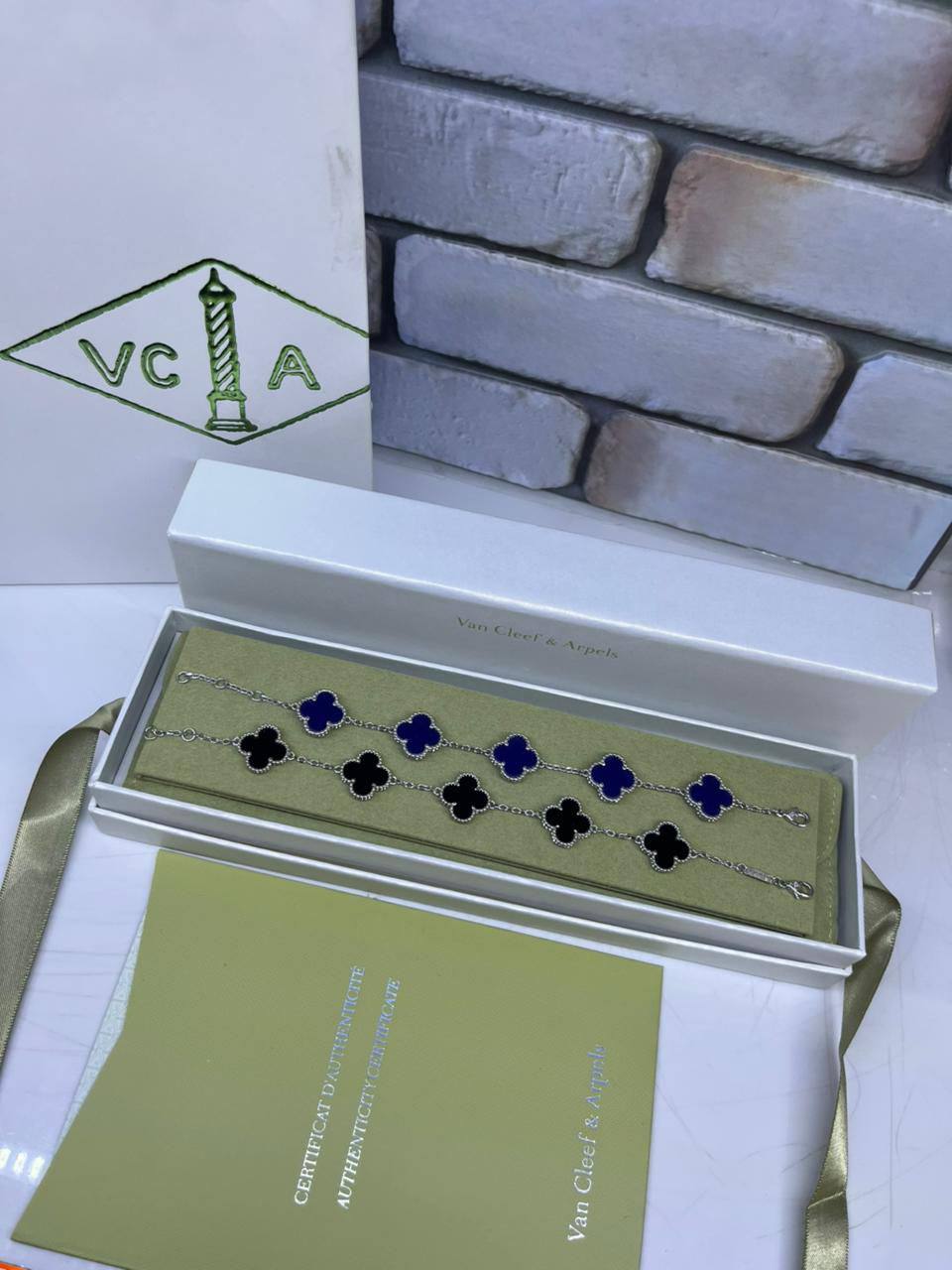 VCA ❤️‍🔥*
Bracelet 🦋
Copy one ✨
Offer price 🐦‍🔥
With normal boxes 📦 
40 dhs🪙🌨️
With master box 📦 
75 dhs🪙🌨️

Zain216
♥️♥️♥️