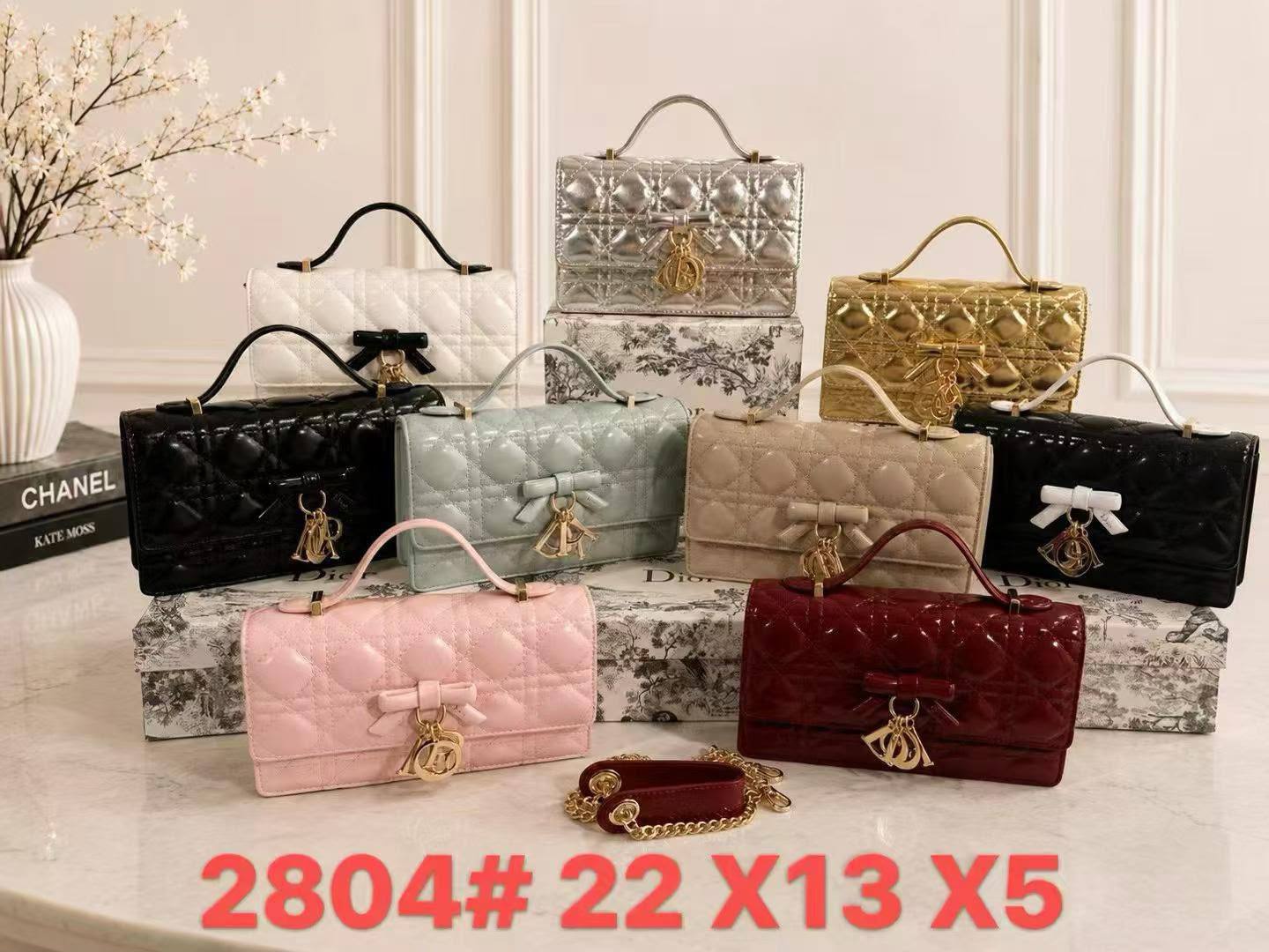 Dior
120 dhs🇦🇪🇦🇪
with box

Zain265
♥️♥️♥️