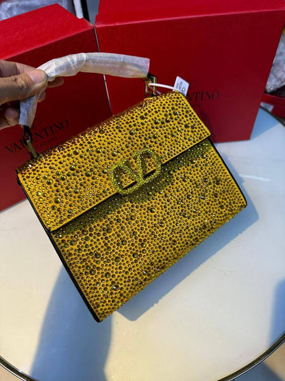 JACOUMOUS

100 dhs🌺
with box 
🎁🎁🎁

Valentino
105 dhs🌺

with box
🎁🎁🎁

Zain90
♥️♥️♥️