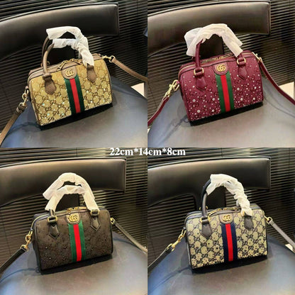 GUCCI 

COPY ONE NEW CAME 

WITH BOX 
🎁🎁🎁

205 dhs❣️

Zain39
♥️♥️♥️
